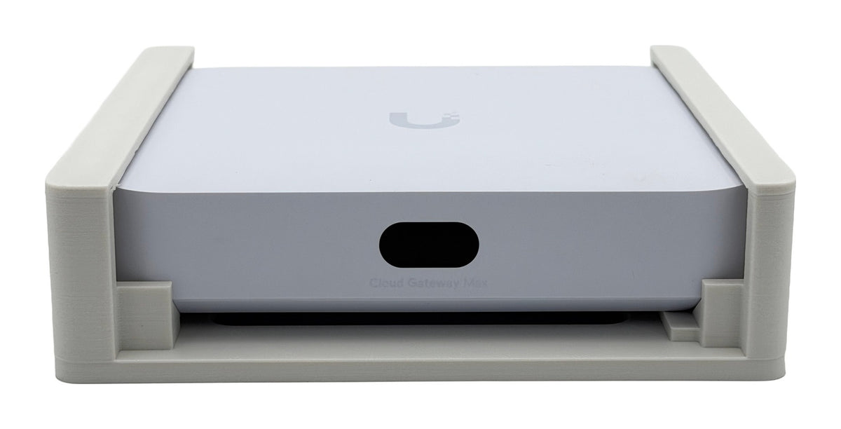 The status display end of the UCG-Max stays clear and readable in the HangLab wall mount